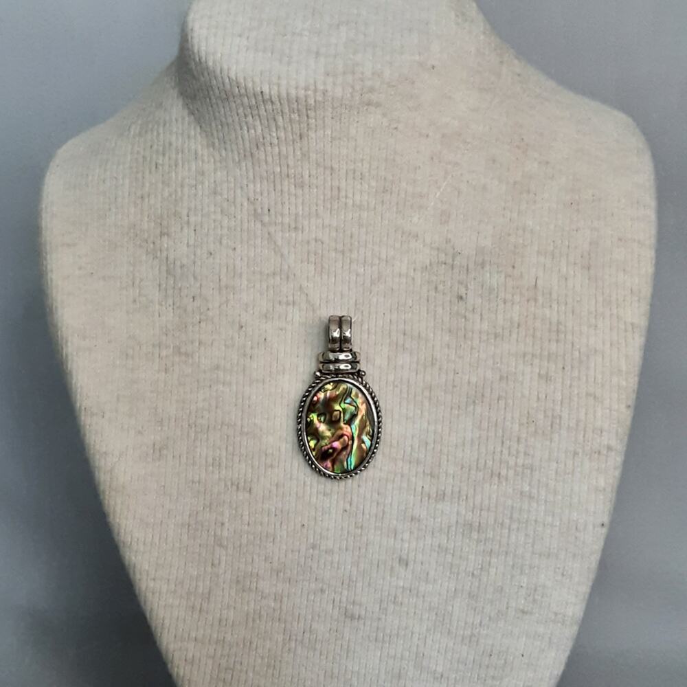 💎Roman Abalone Pendant Oval Silver Tone Metal Spiral Border